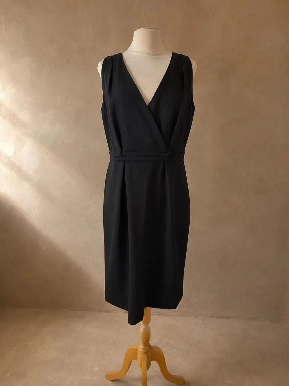 Ann Taylor LOFT Size 10 Sleeveless Faux Wrap Sheath Dress Black Career Classic
